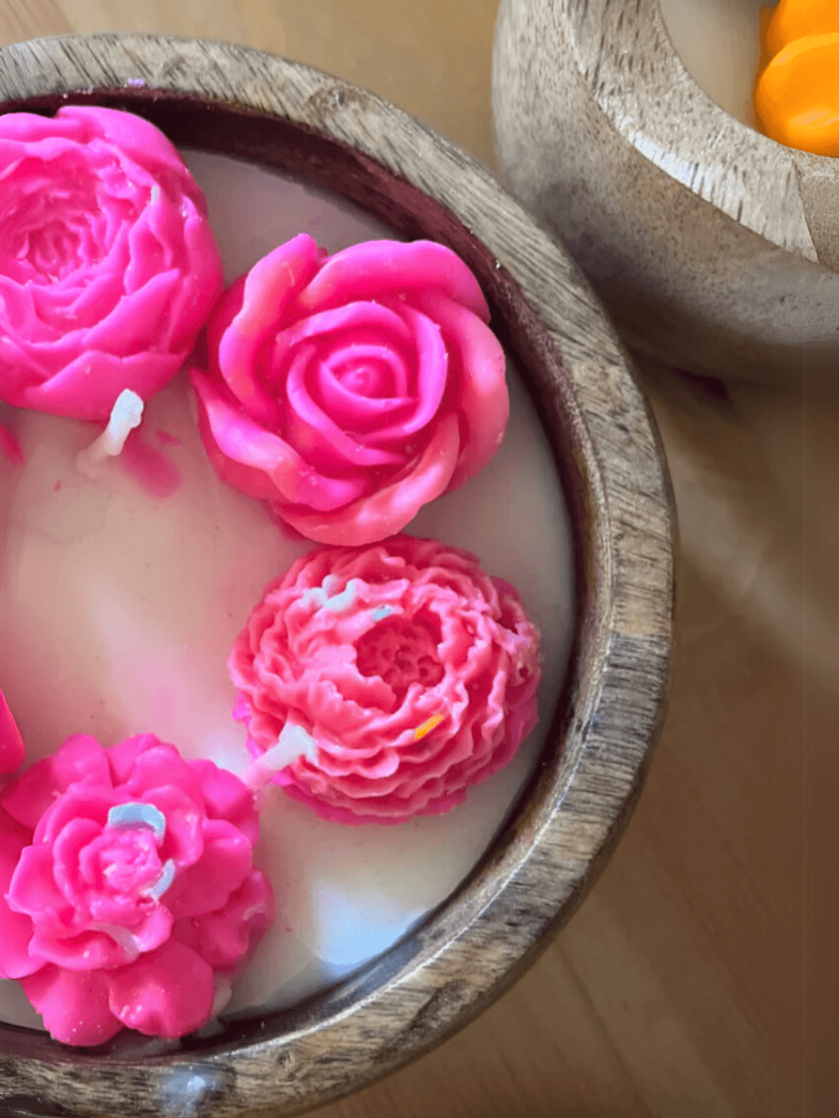Lily - Pink Flowers Dream Artisanal Soy Candles in Wooden Bowl