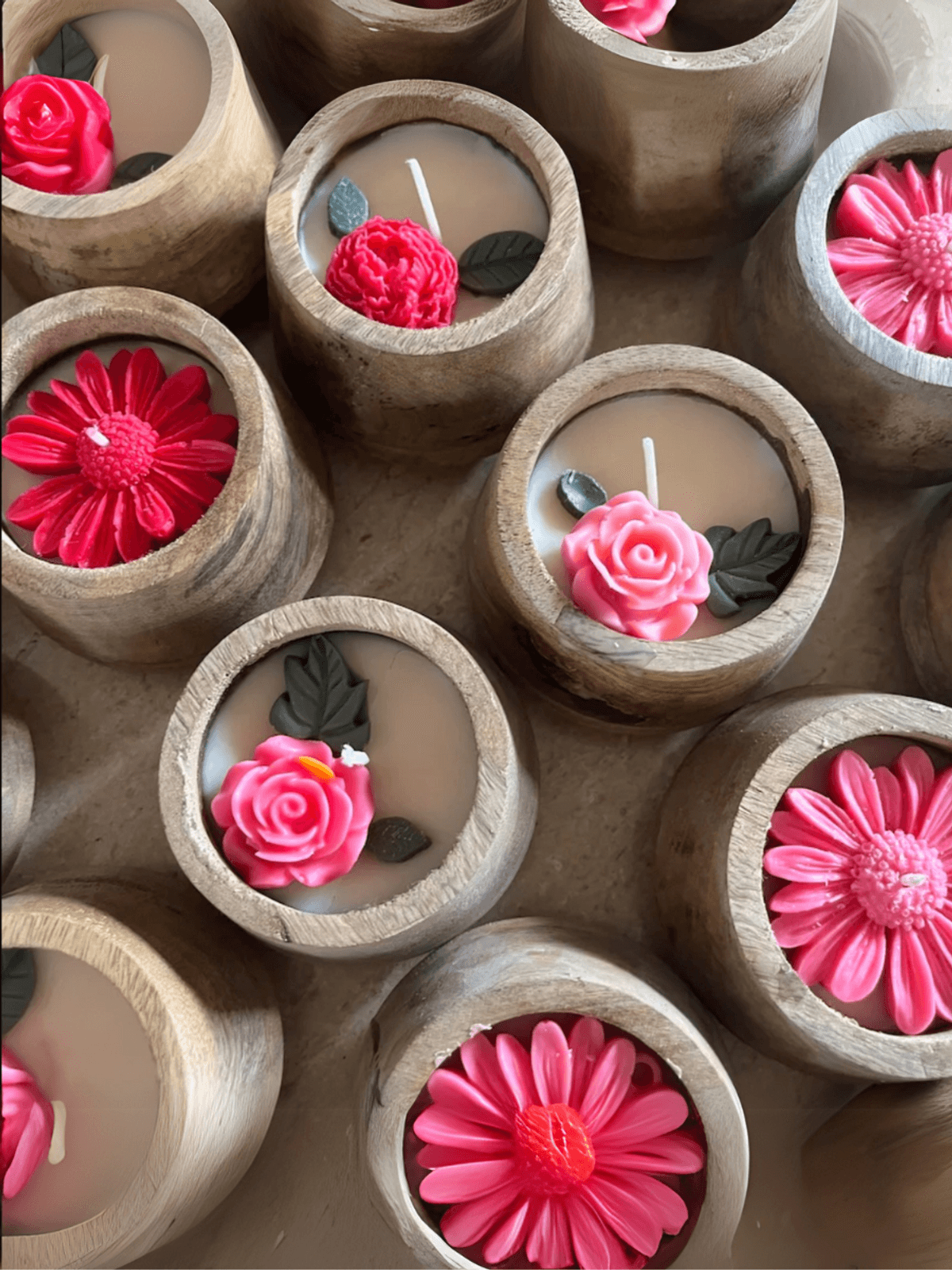 Hand-poured Soy Candles in Natural Wood - Set of 2 Pink - Lily