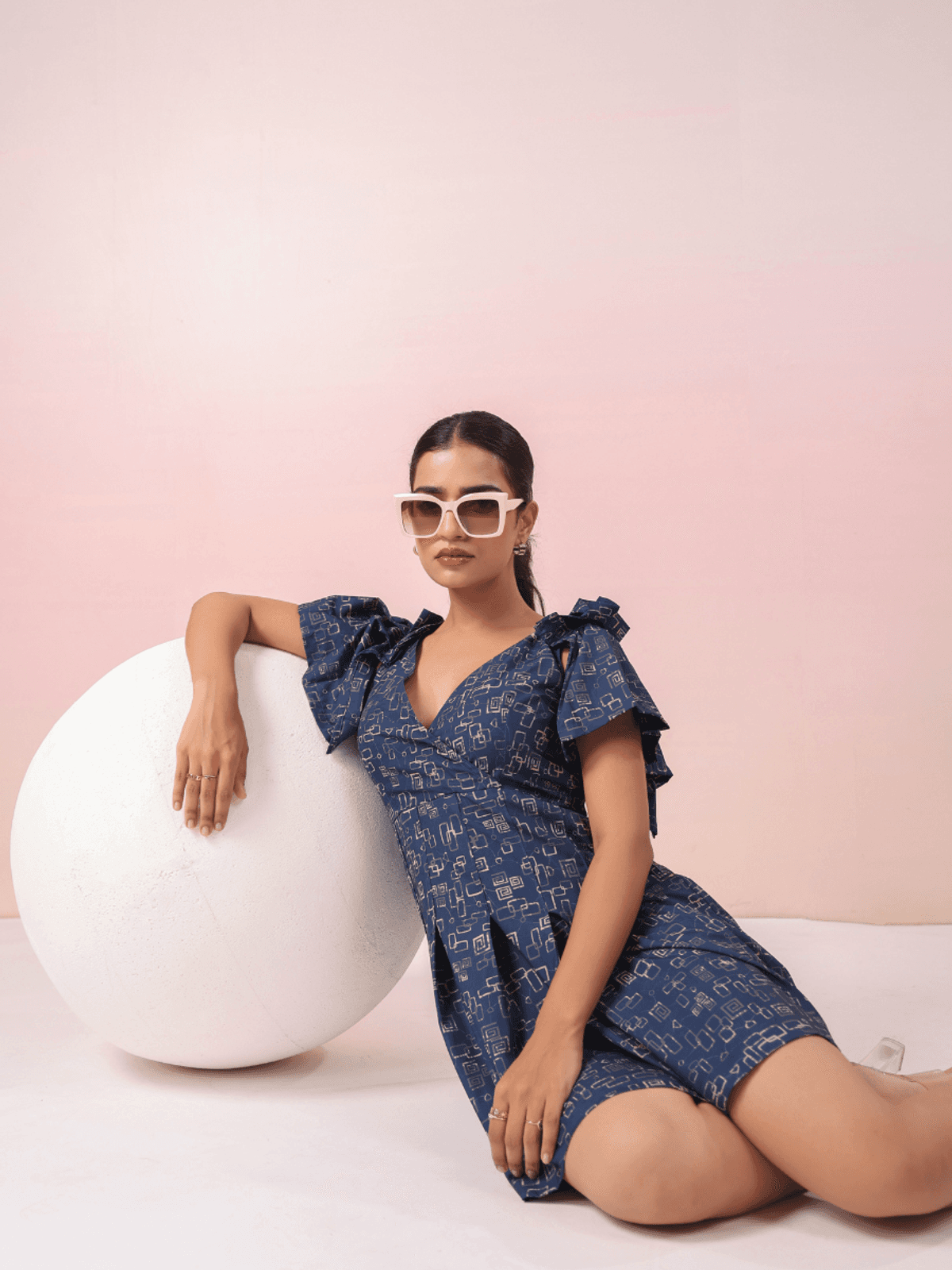 BLUE ABSTRACT PLEATED SLEEVES DRESS