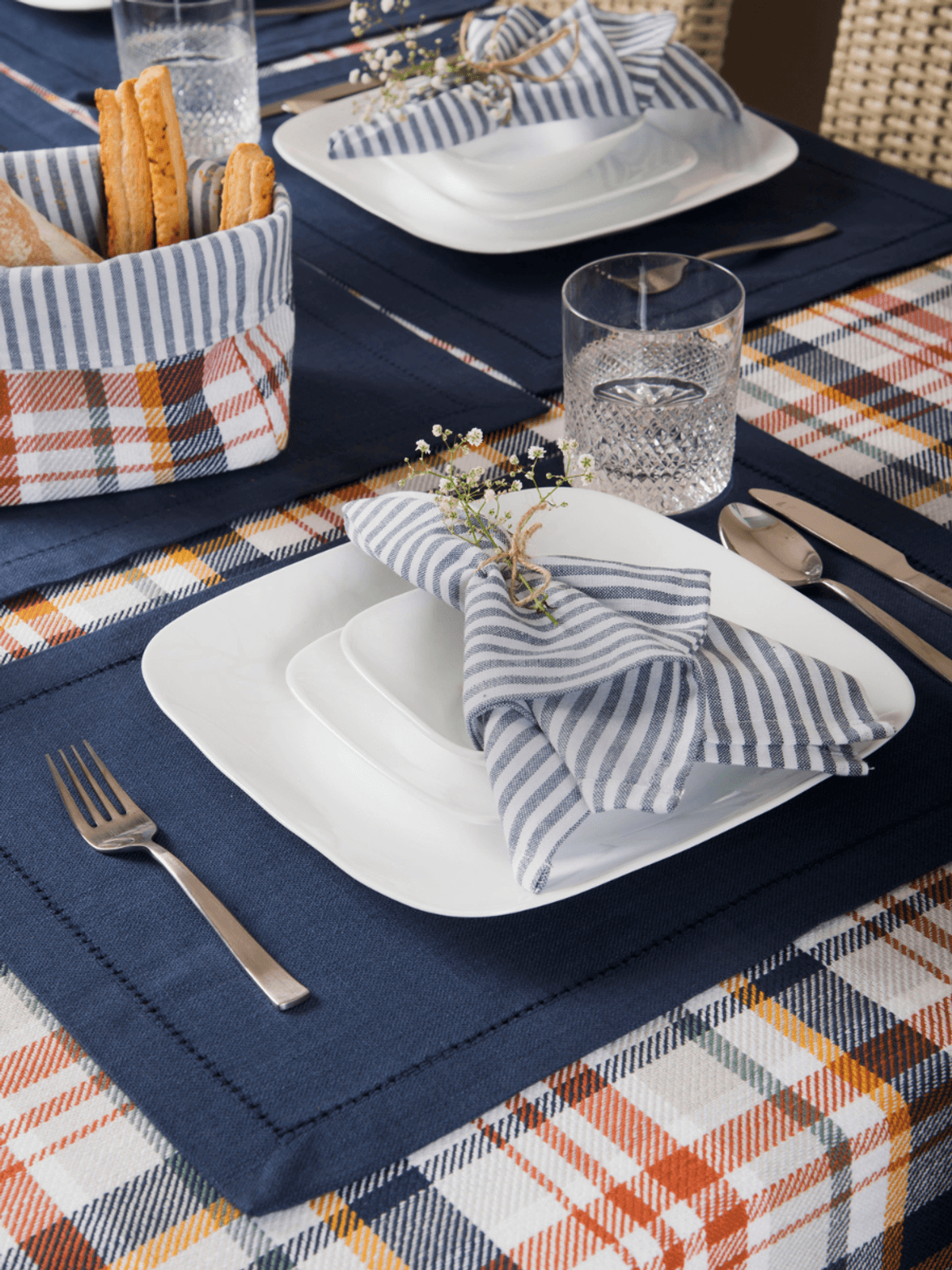 Navy Noveau Placemat and Napkin set - 4pcs each