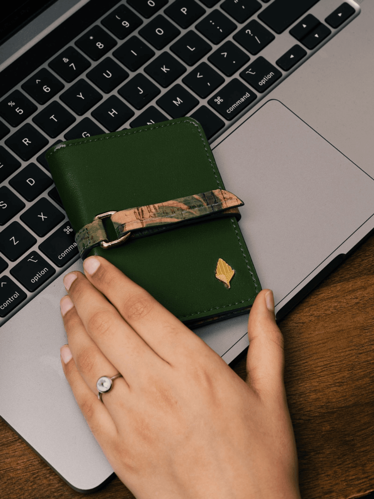 Neith Vegan Leather Cardholder - Green 