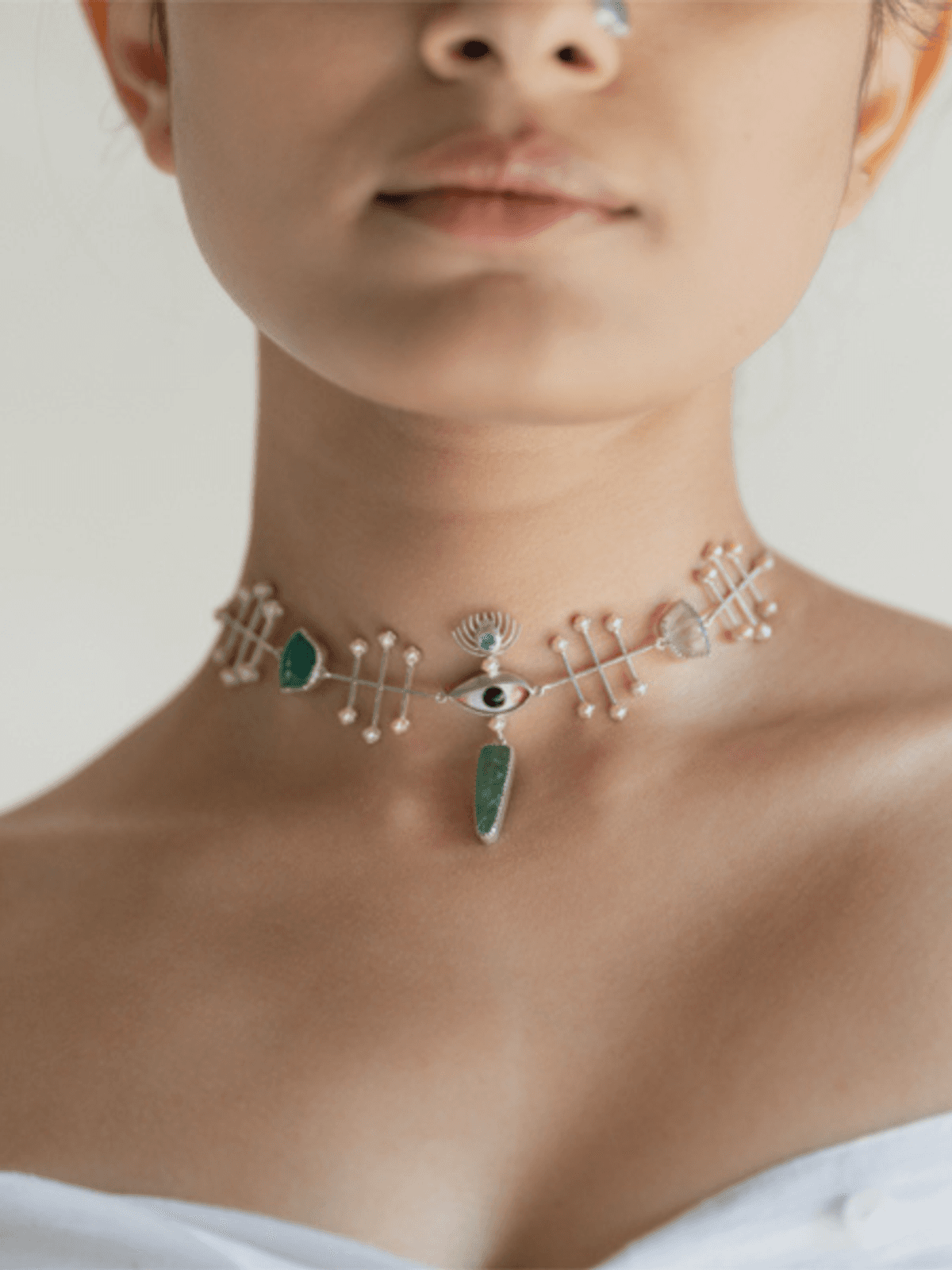 PICHWAI BAGEECHA NECKLACE