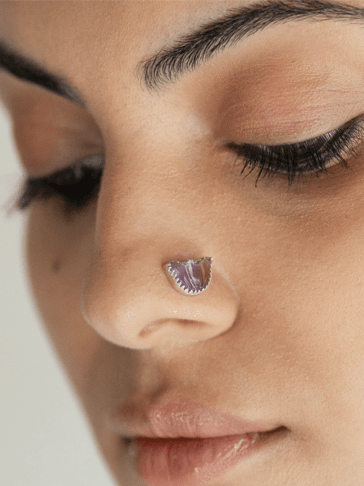 PICHWAI AMETHYST LOTUS NOSE PIN PICHWAI AMETHYST LOTUS NOSE PIN