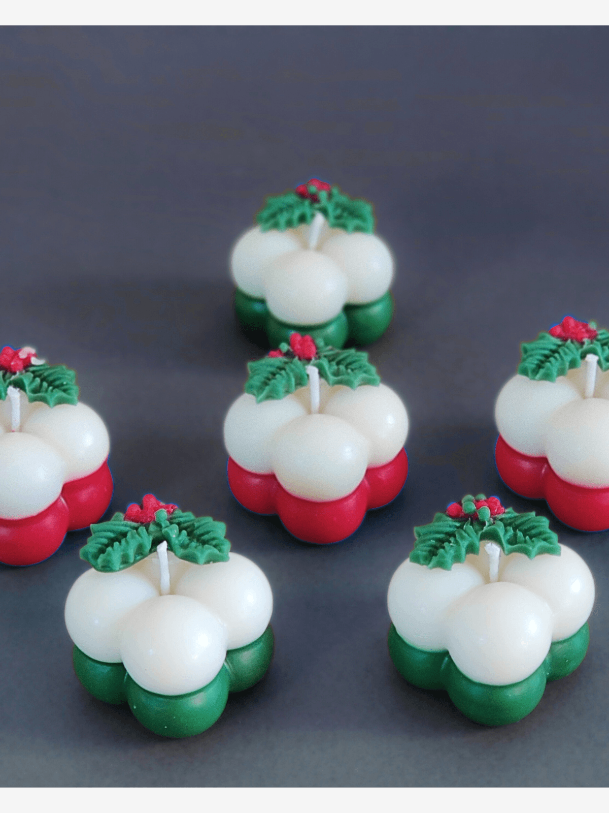 Christmas Small Bubble Candle, Dual Colour Soy Wax with Mistletoe Detailing, Winter Vanilla Christmas Small Bubble Candle, Dual Colour Soy Wax with Mistletoe Detailing, Winter Vanilla