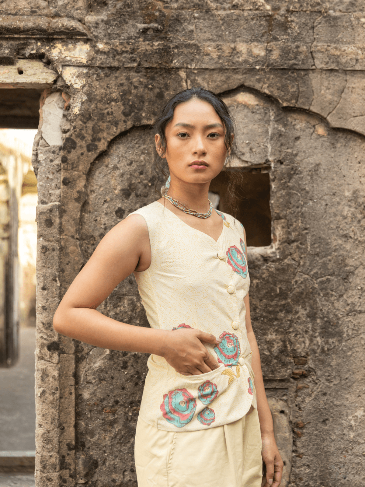 ROSETTE COTTON WAISTCOAT ROSETTE COTTON WAISTCOAT