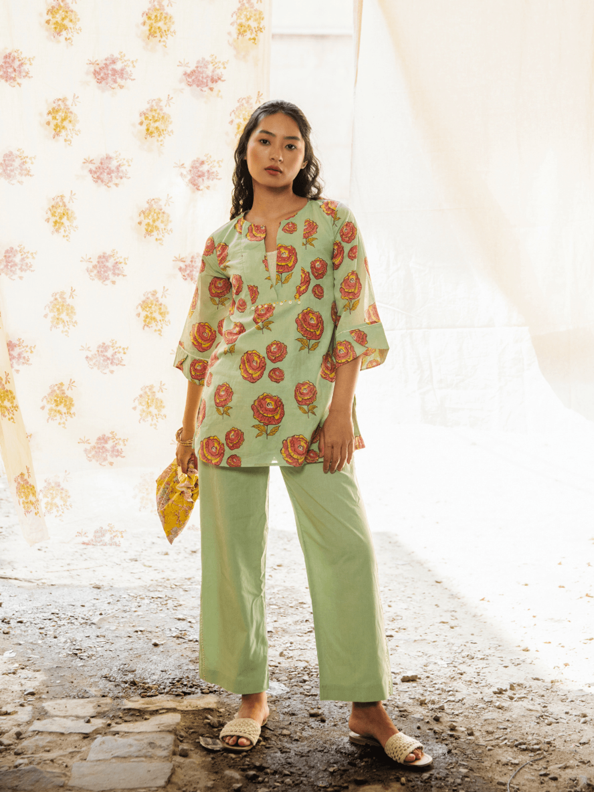 ROSELYN MINT SHORT KURTI SET ROSELYN MINT SHORT KURTI SET